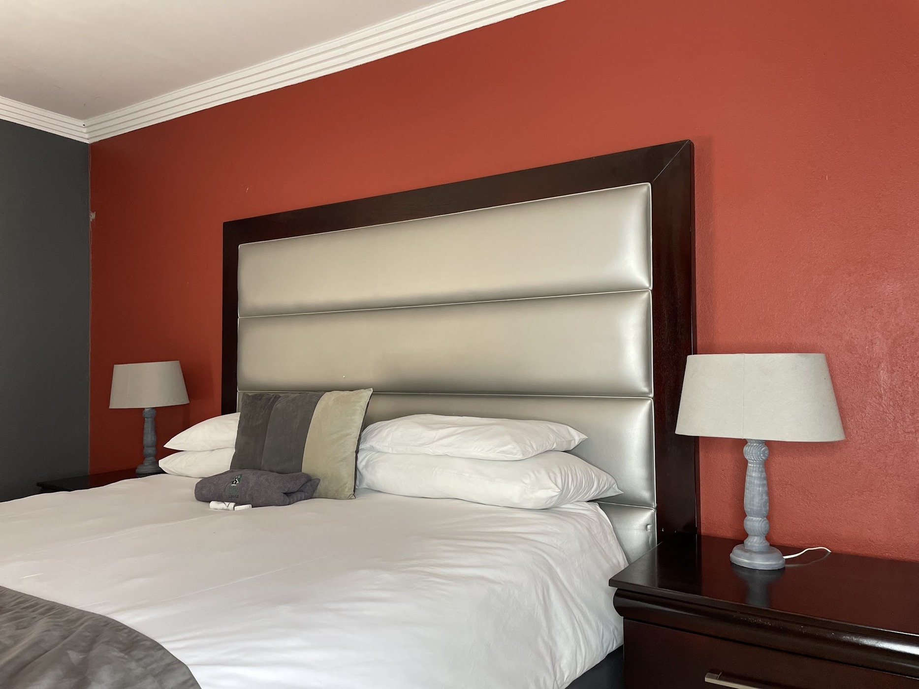 1 Oak Lodge — photo 2