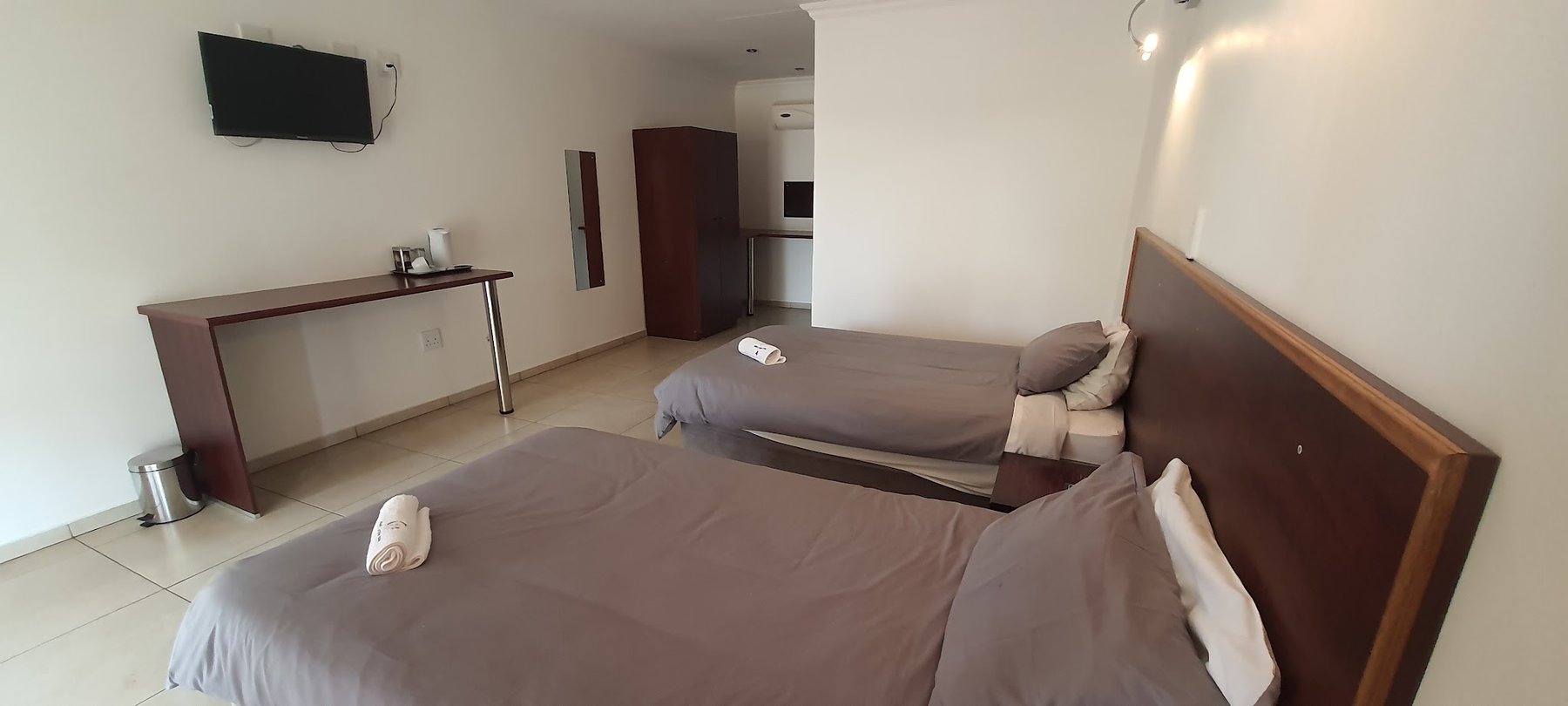 Adams Apple Hotel — photo 3