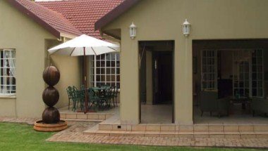 Casa Lumini Guest House