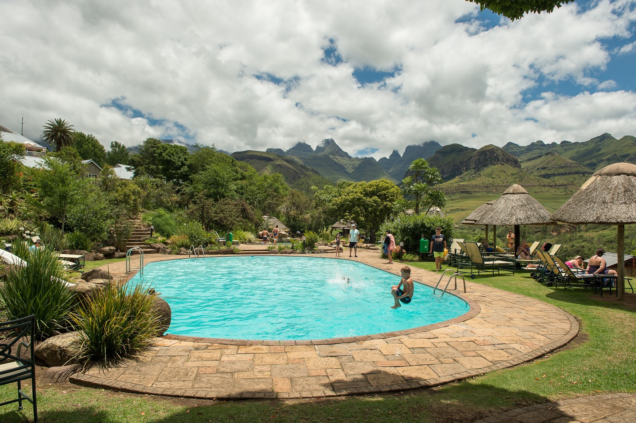 Cathedral Peak Hotel