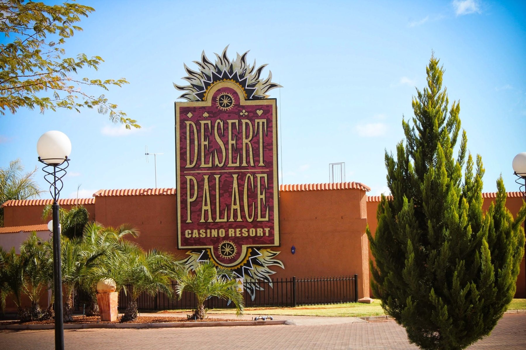 Desert Palace Hotel — photo 2