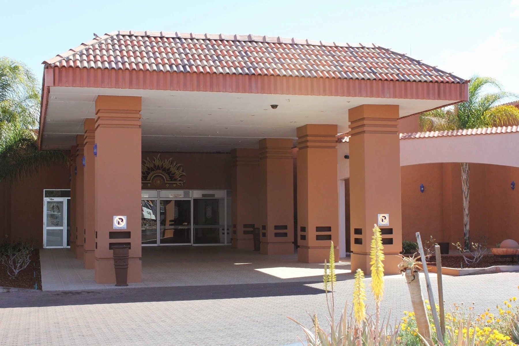 Desert Palace Hotel — photo 4