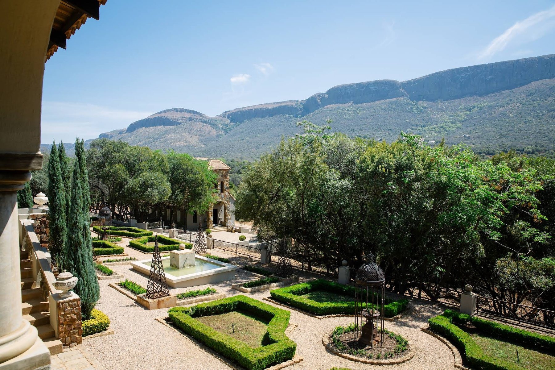 Green Leaves Country Lodge