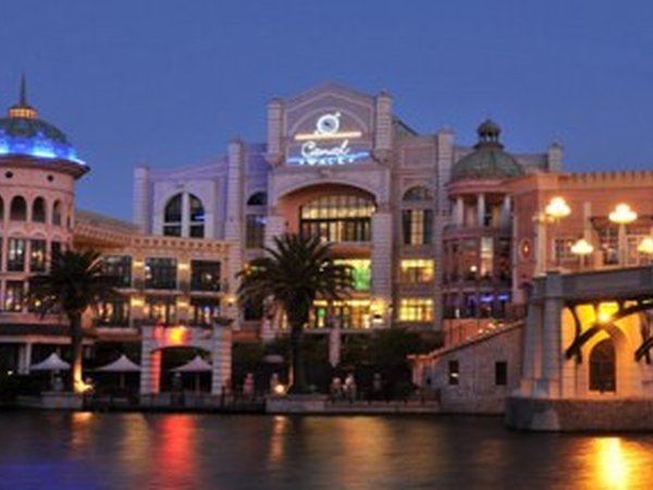 Island Club Hotel &amp; Apartments