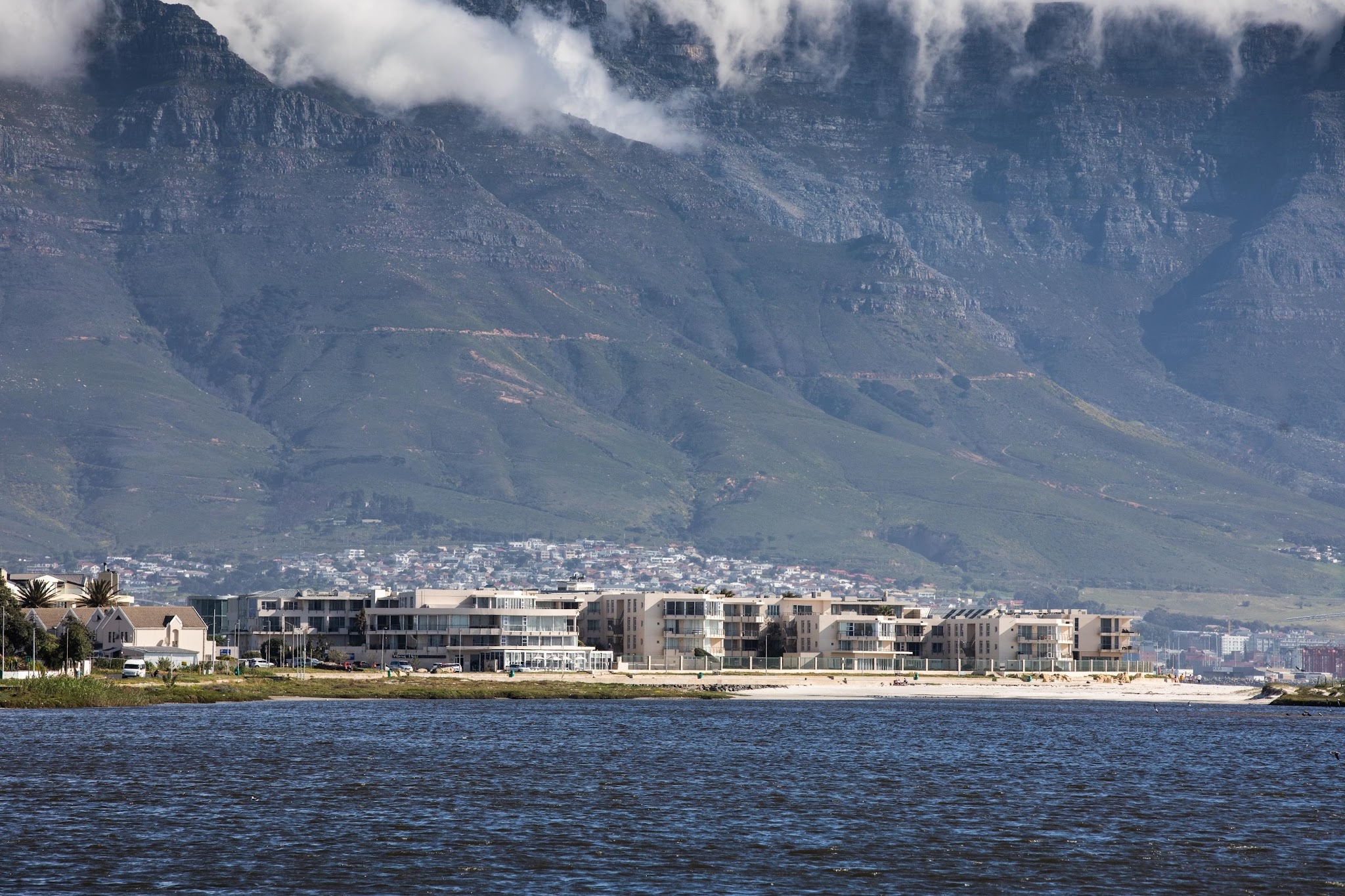 Lagoon Beach Hotel & Spa — photo 3