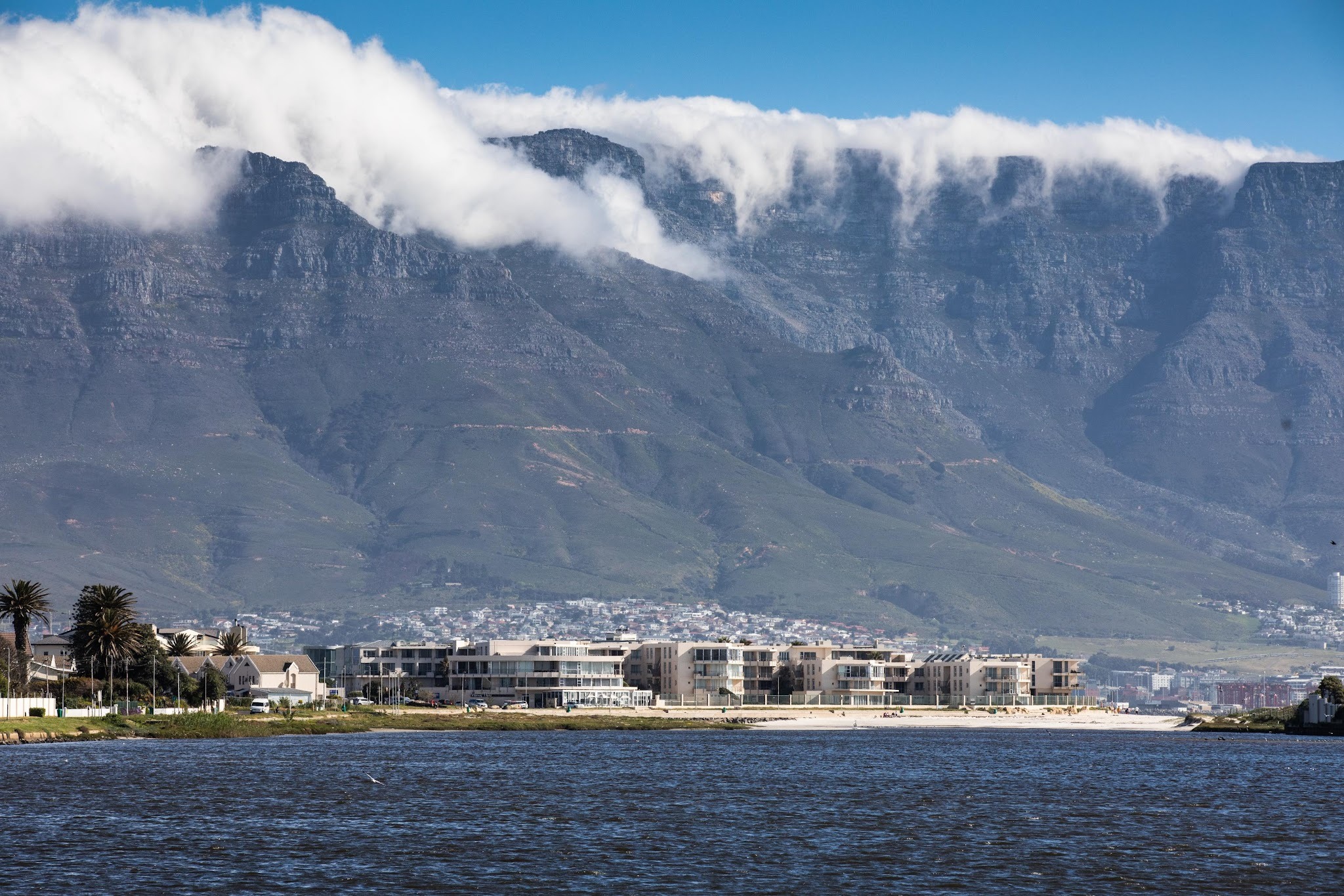 Lagoon Beach Hotel & Spa — photo 4