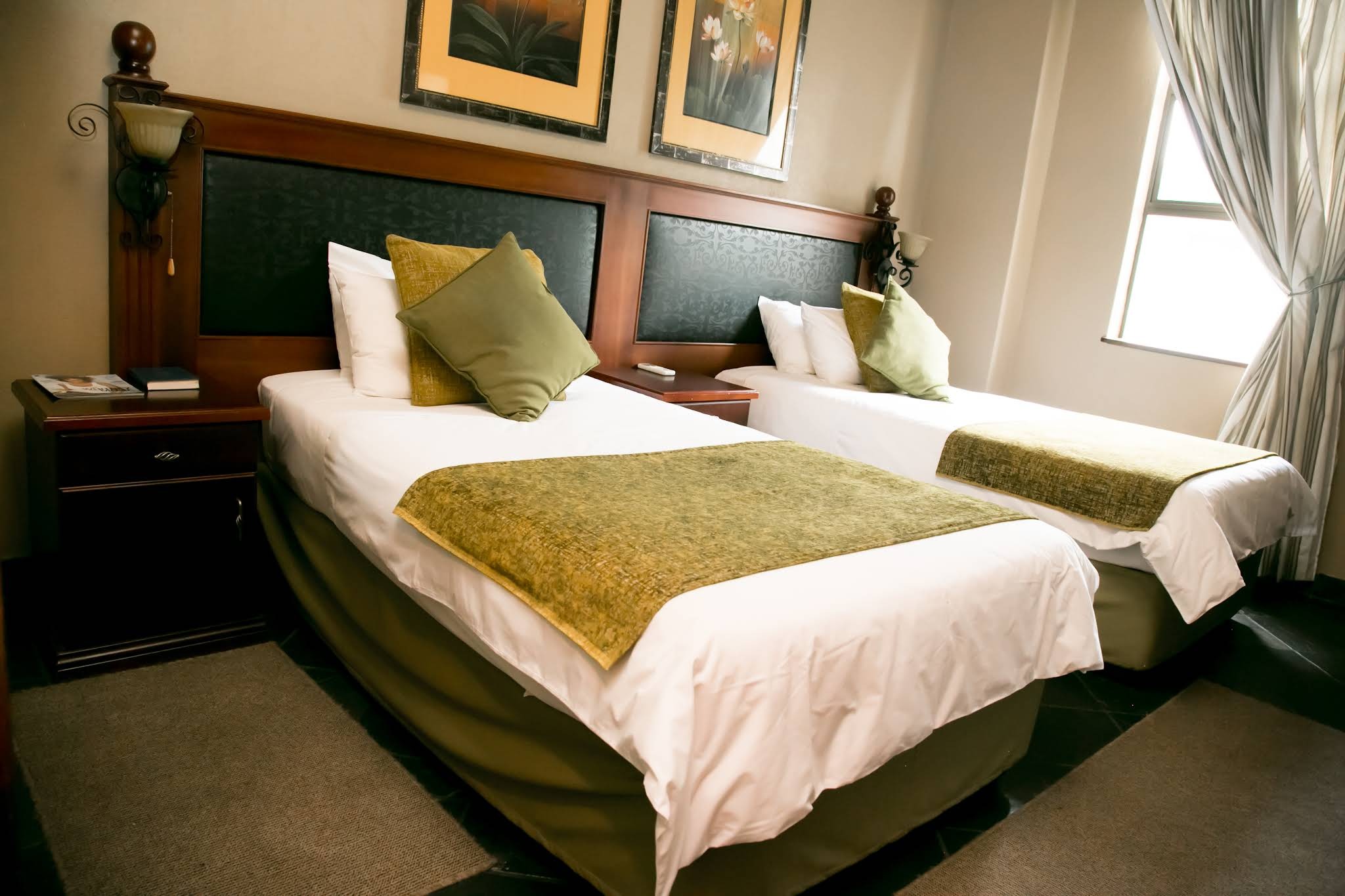 Nigel Goldfields Lodge and Conference Centre in Nigel - Conference Venue that consists of 3 separate rooms can seat from 10 up to 200 people in any seating style required.....          Filos Conference Venue - We have a restaurant on site and available for your convenience which is fully equipped to meet all your delegates’ needs.       We provide complete conference packages, half day and full day ..                   Randburg Towers Hotel — photo 5