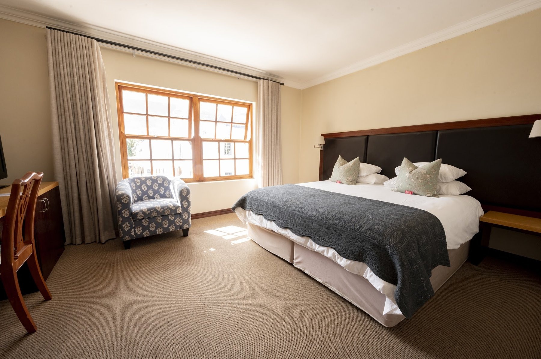 Noordhoek Village Hotel — photo 2