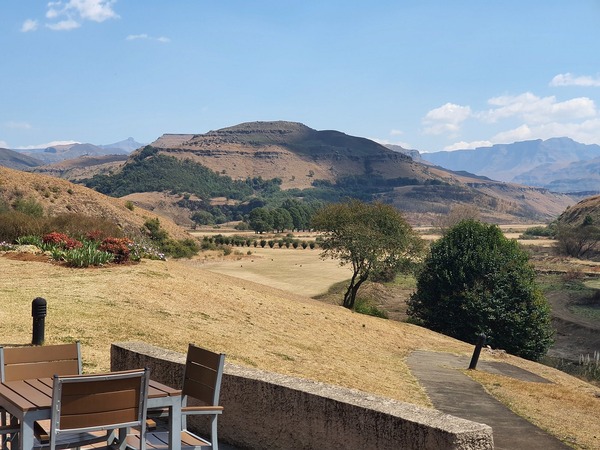 Premier Hotel Sani Pass