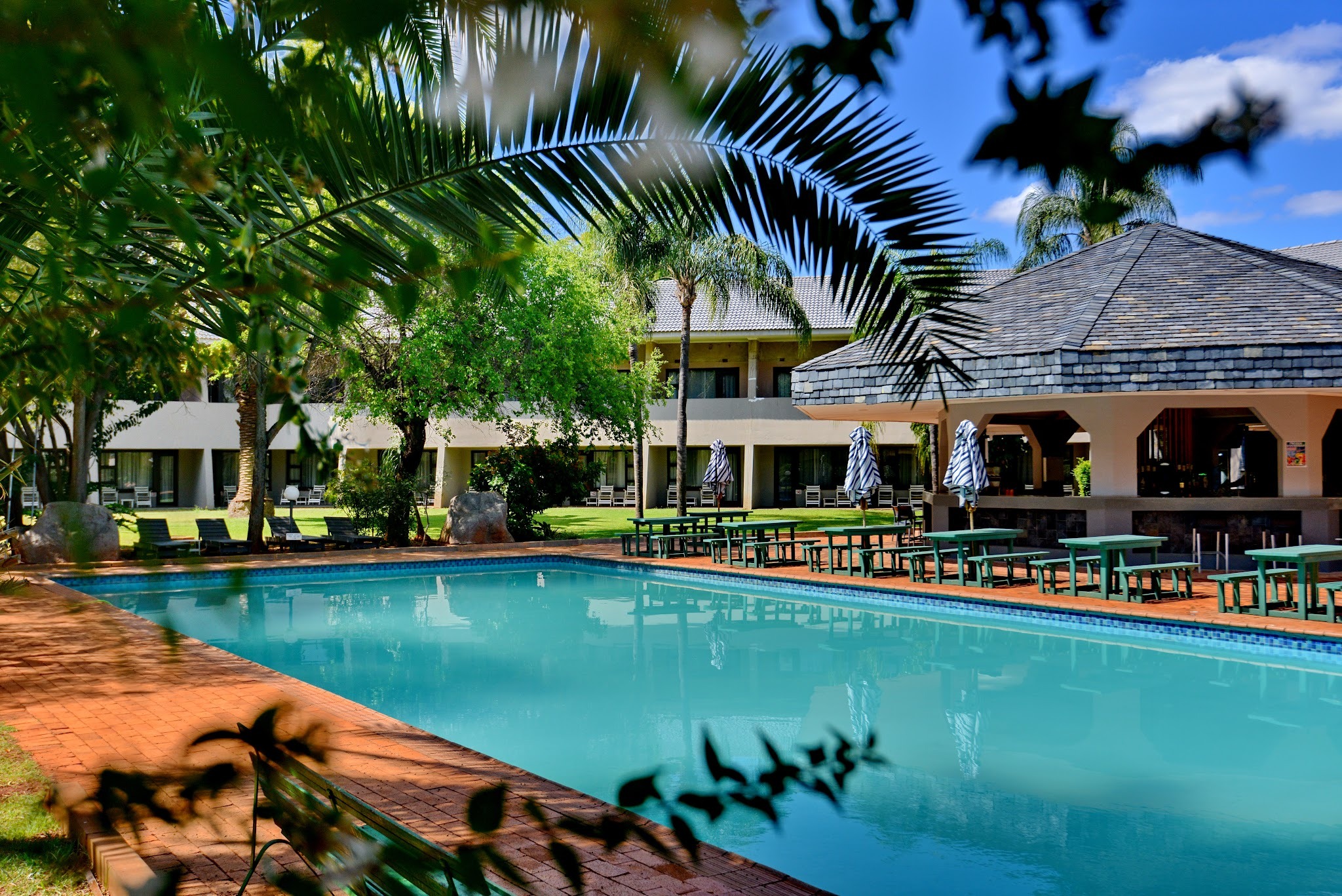 Sundown Ranch Hotel — photo 2