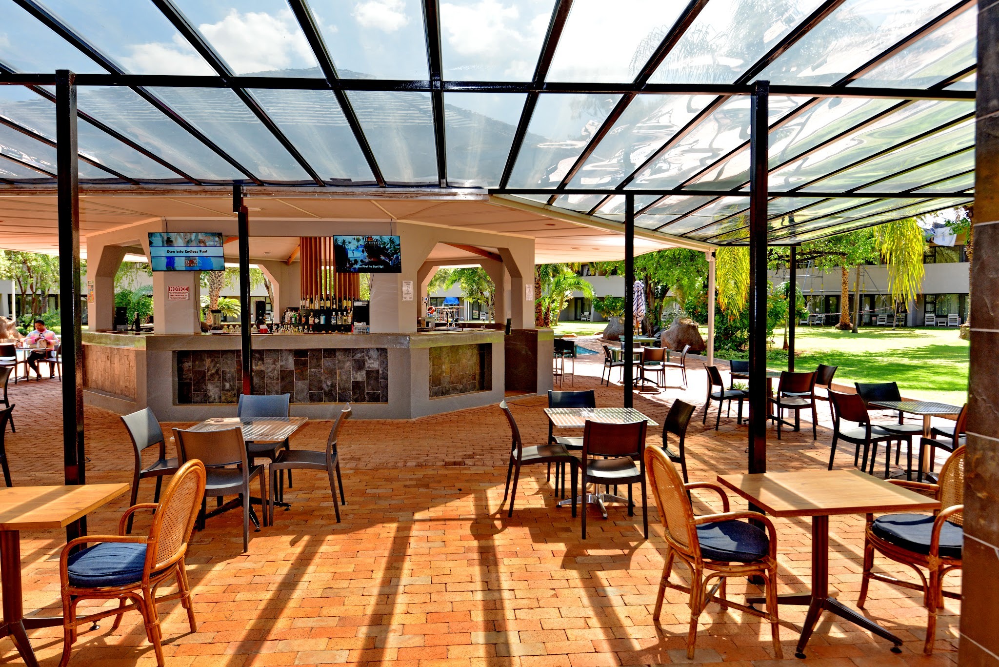 Sundown Ranch Hotel — photo 4