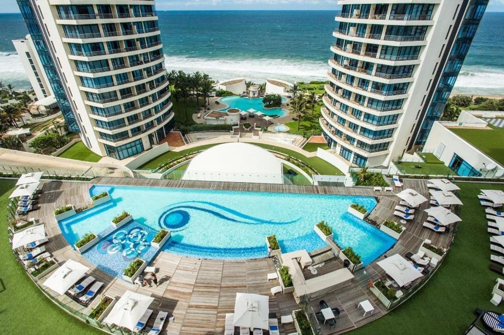 The Capital Pearls - Aerial view of curved infinity pool