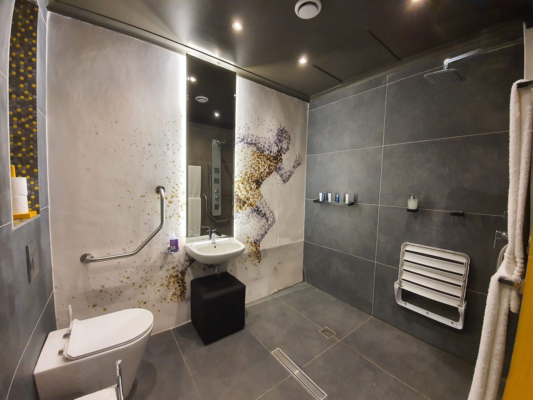 The Peninsula All-Suite Hotel — photo 3