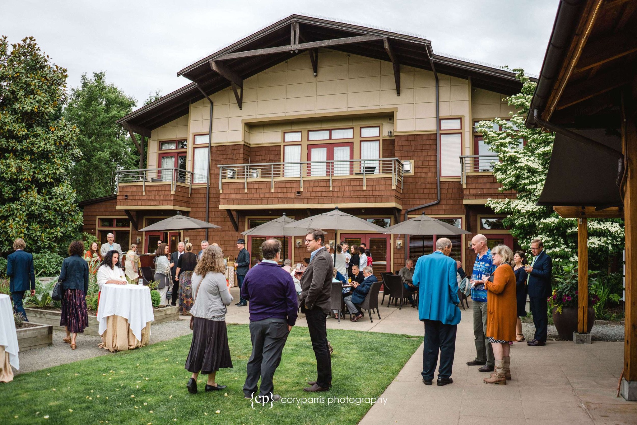 Willows Lodge — photo 5